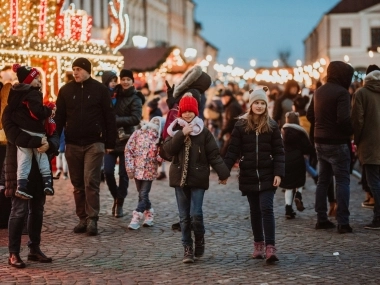 Wizyta Św. Mikołaja na Rynku w Rzeszowie, grudzień 2019 - 19