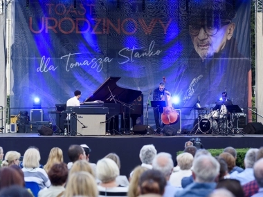 Toast urodzinowy dla Tomasza Stańko 2019 - koncert przy fontannie multimedialnej - 10