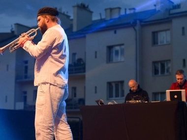 Toast urodzinowy dla Tomasza Stańko 2019 - koncert przy fontannie multimedialnej - 27